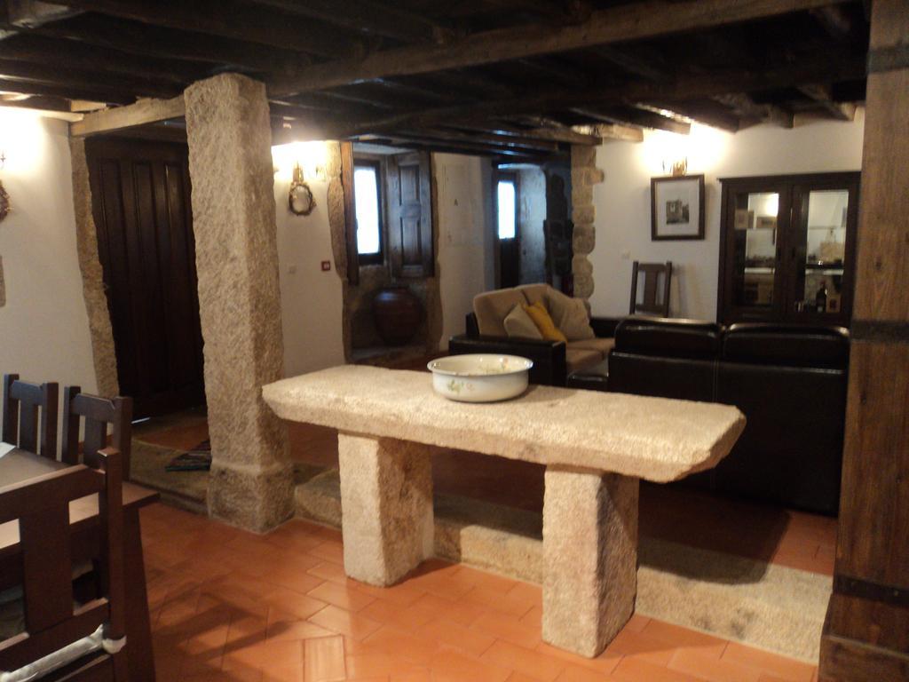 Casa D'Acha Villa São Miguel de Acha Exteriör bild